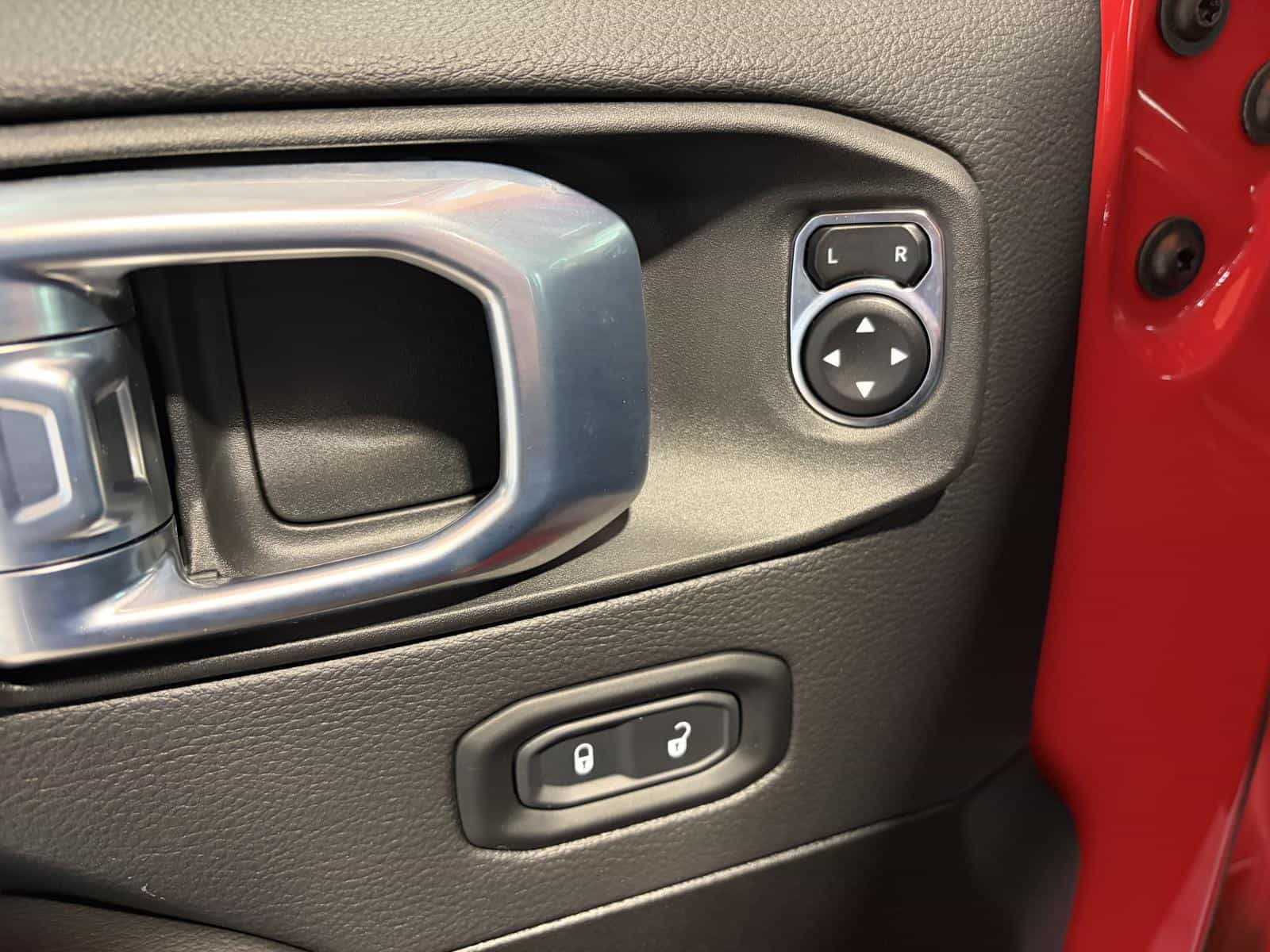 2021 Jeep Wrangler Unlimited Sahara - Image 13