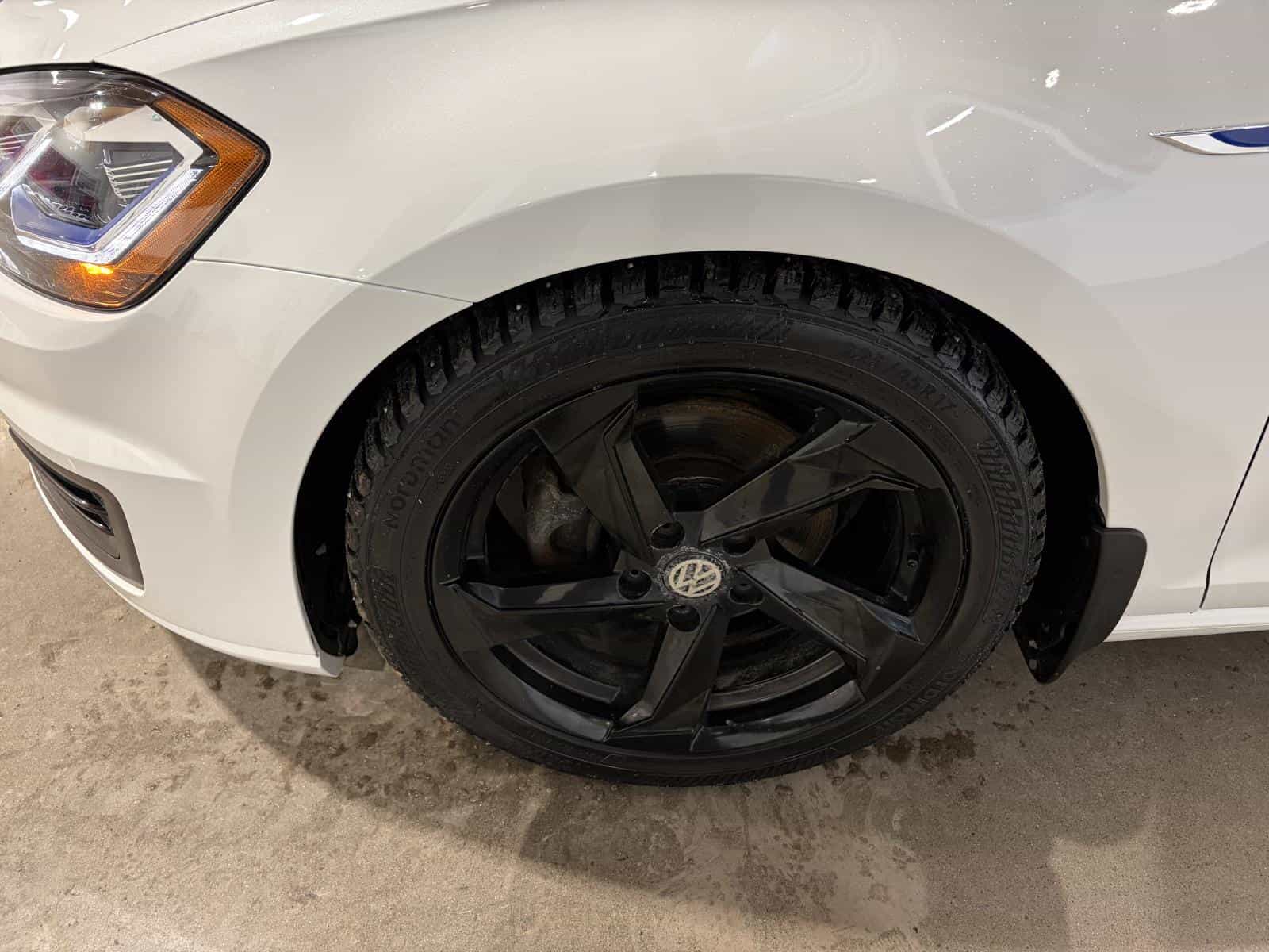 2020 Volkswagen E-Golf Comfortline - Image 7