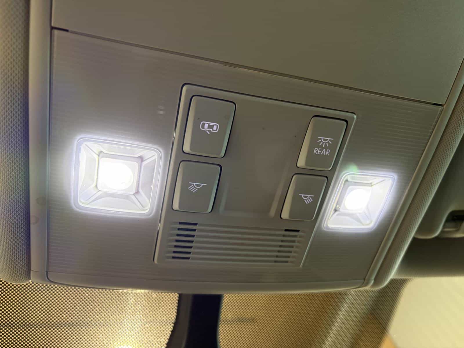 2020 Volkswagen E-Golf Comfortline - Image 20