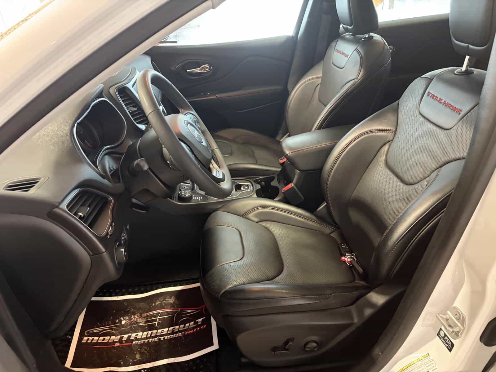 2022 Jeep Cherokee Trailhawk - Image 10