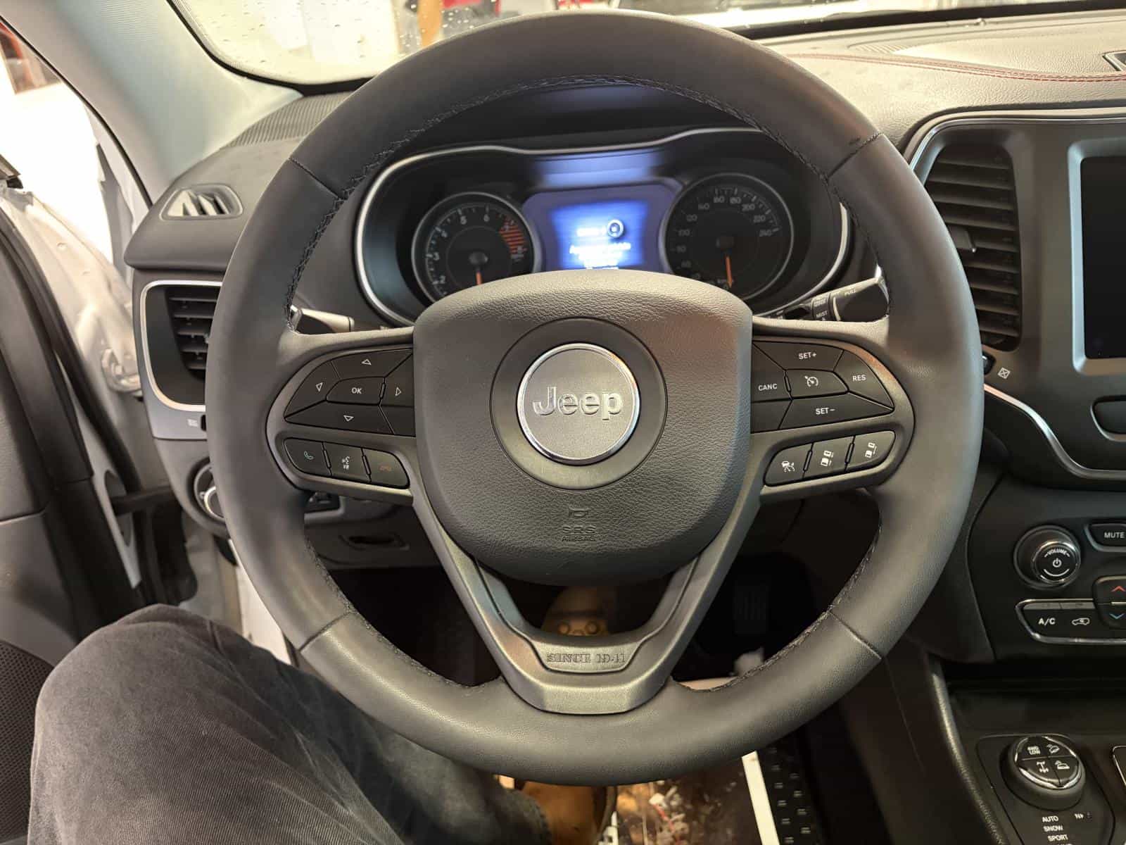 2022 Jeep CHEROKEE TRAILHAWK Trailhawk - Image 14