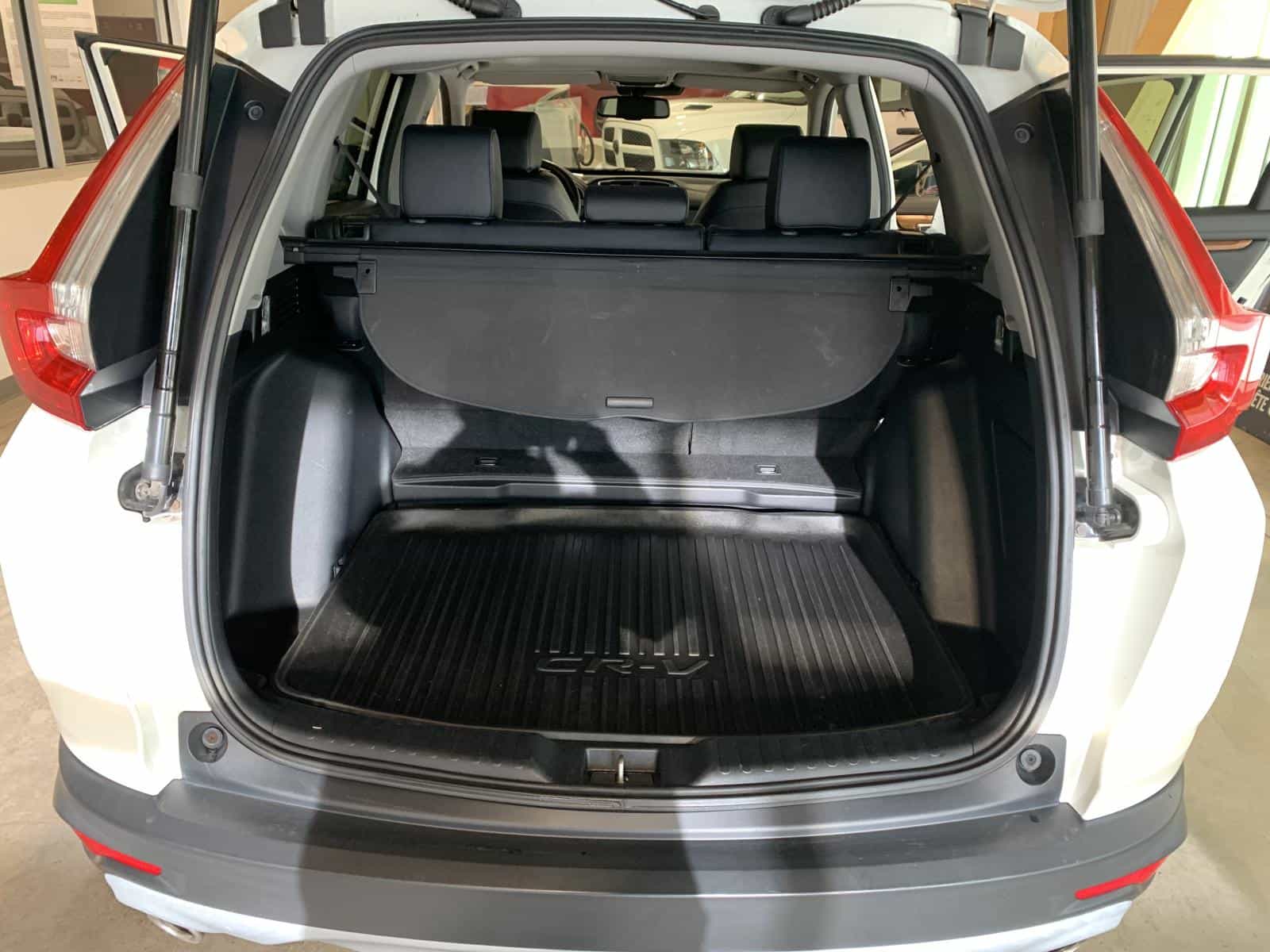 2017 Honda CR-V Touring - Image 13