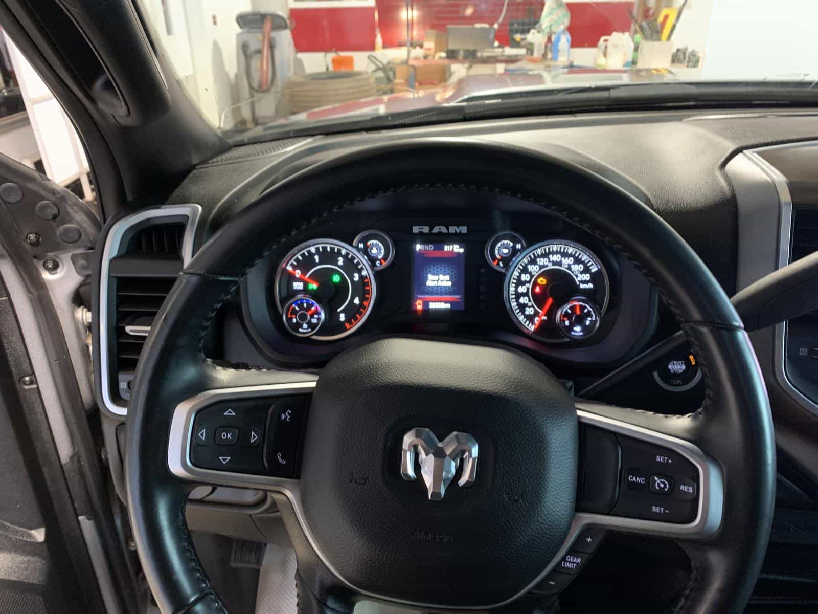 2024 RAM 3500 Big Horn - Image 15