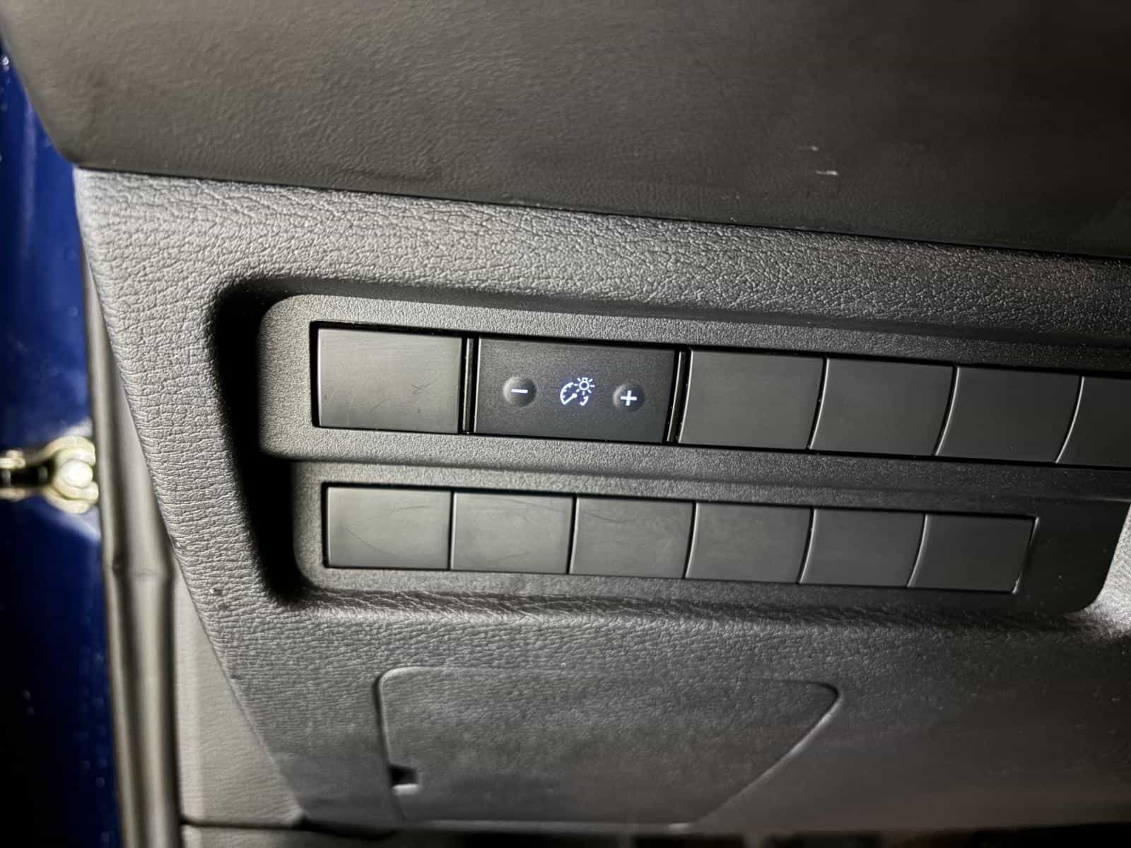 2024 Mitsubishi Outlander ES - Image 12