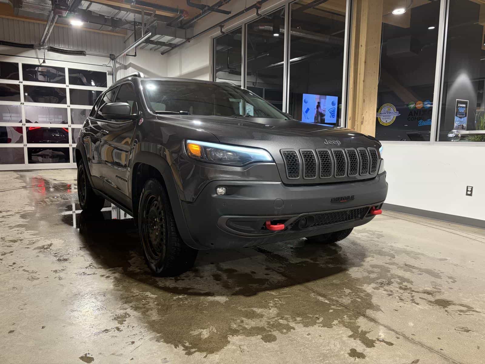 2019 Jeep Cherokee Trailhawk - Image 1