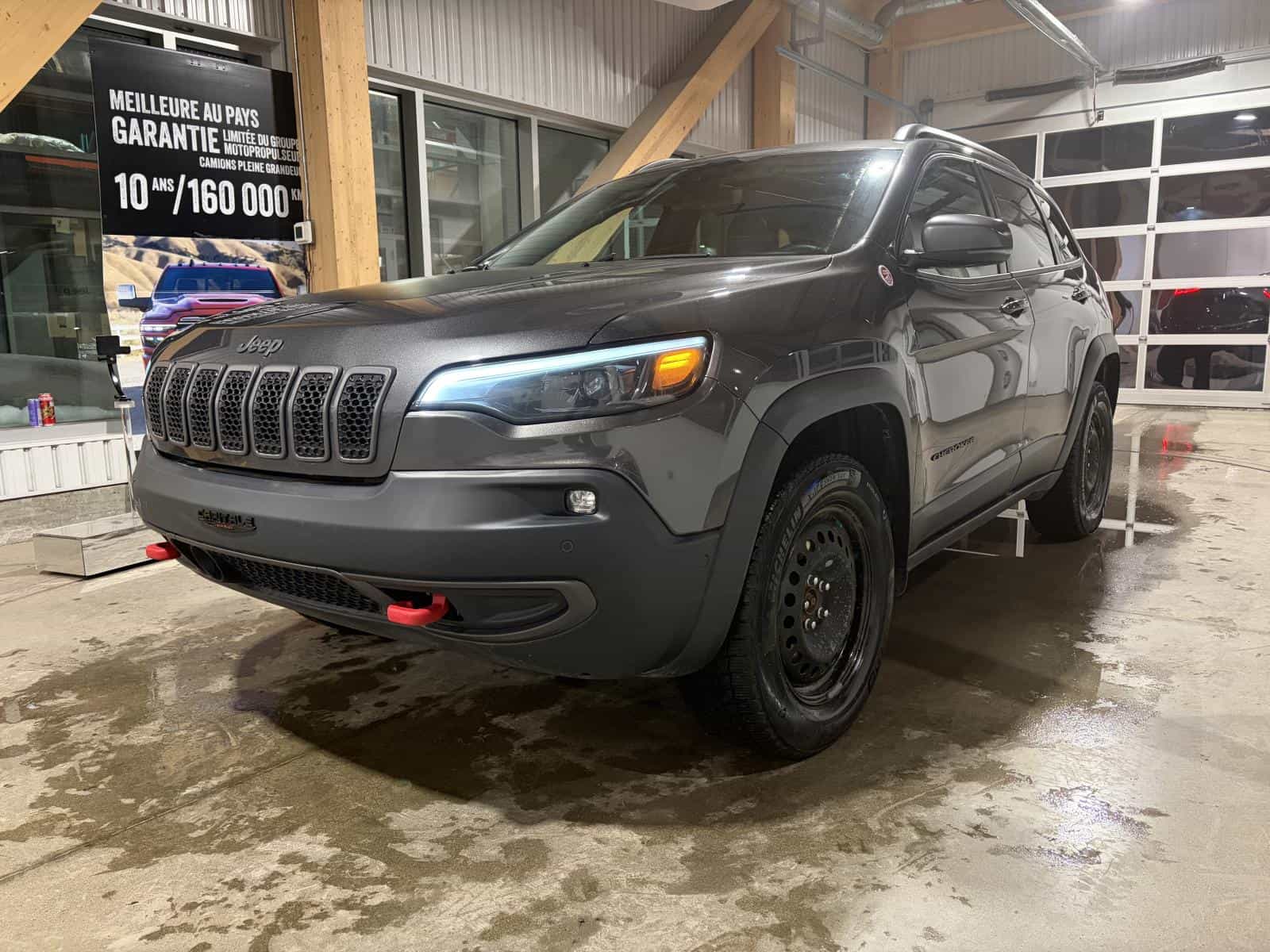 2019 Jeep Cherokee Trailhawk - Image 1