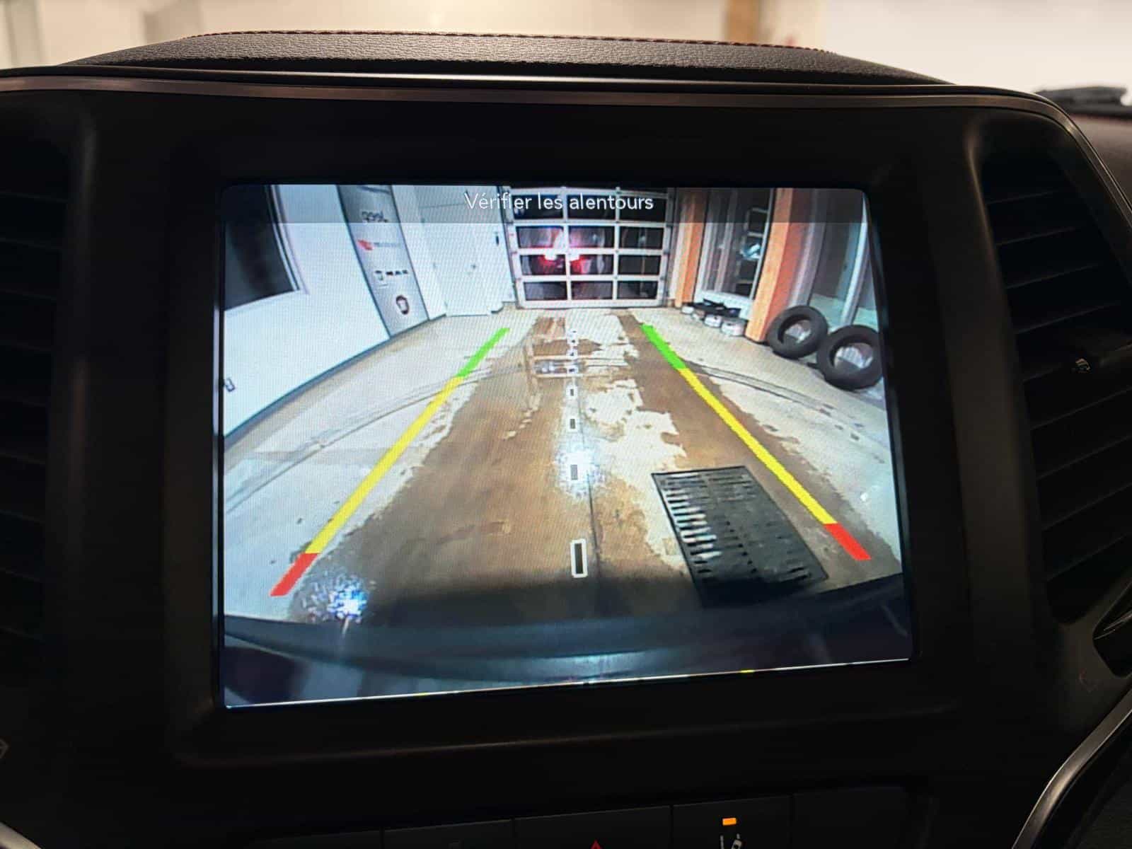 2019 Jeep Cherokee Trailhawk - Image 19