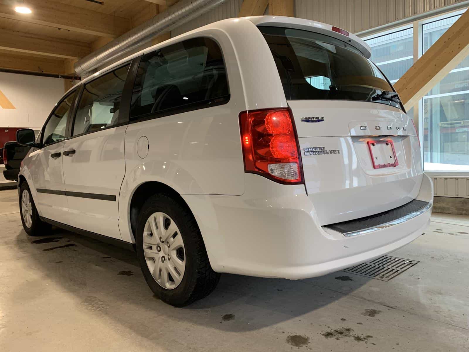 2016 Dodge Grand Caravan Canada Value Package - Image 2