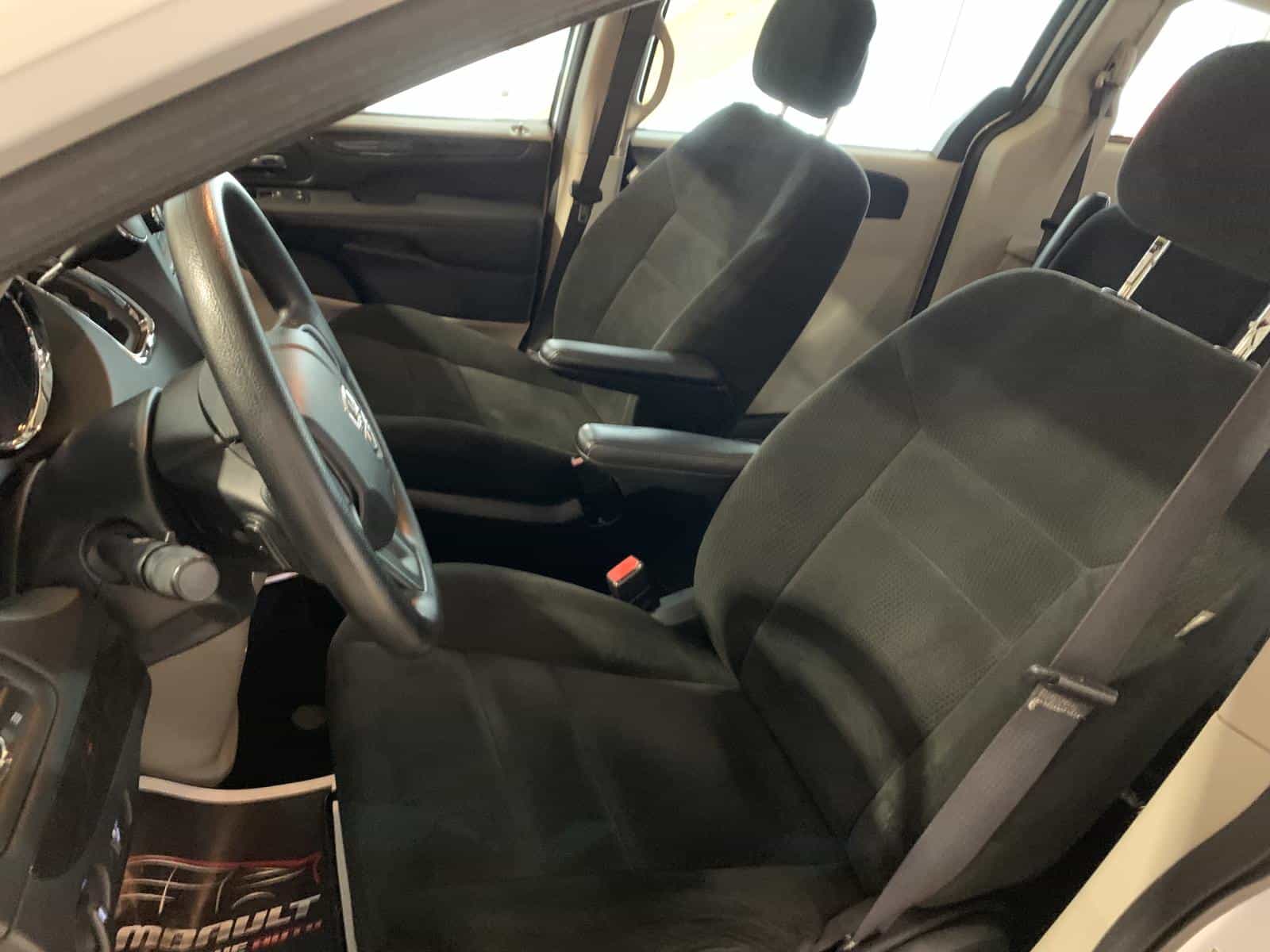 2016 Dodge Grand Caravan Canada Value Package - Image 10