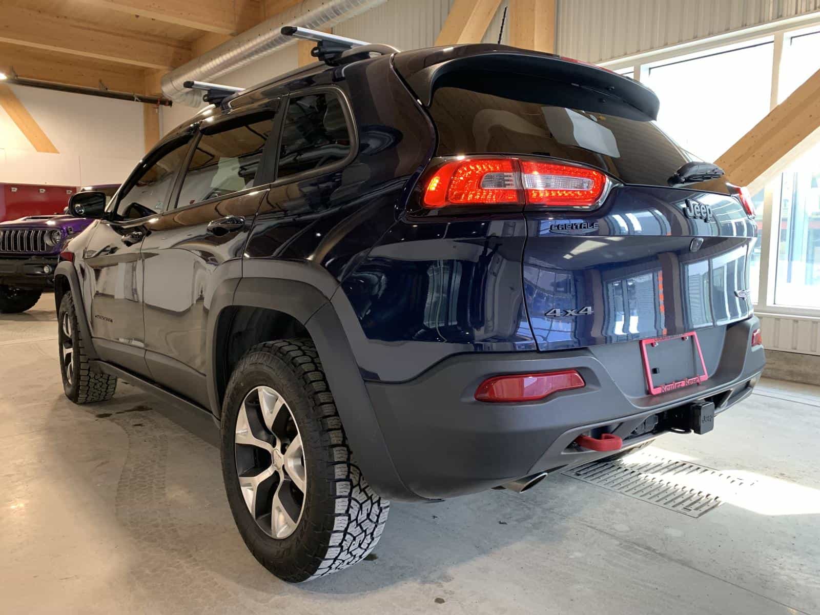 2016 Jeep Cherokee Trailhawk - Image 2