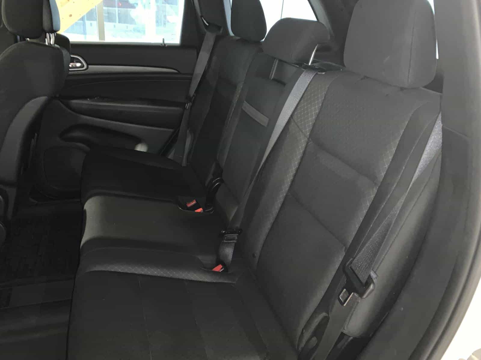 2018 Jeep Grand Cherokee Laredo - Image 14