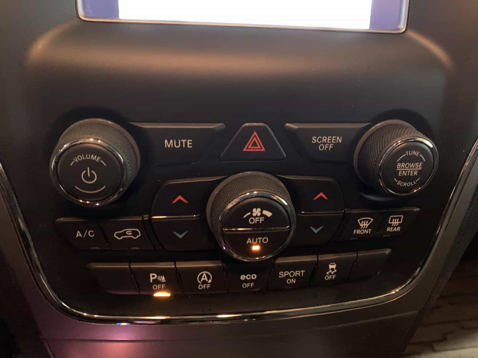 2018 Jeep Grand Cherokee Laredo - Image 18