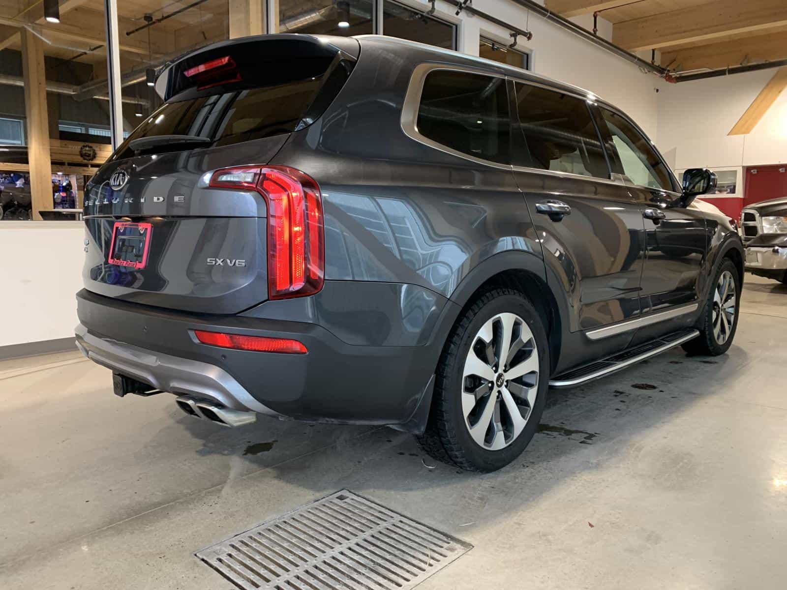 2021 Kia Telluride SX - Image 4