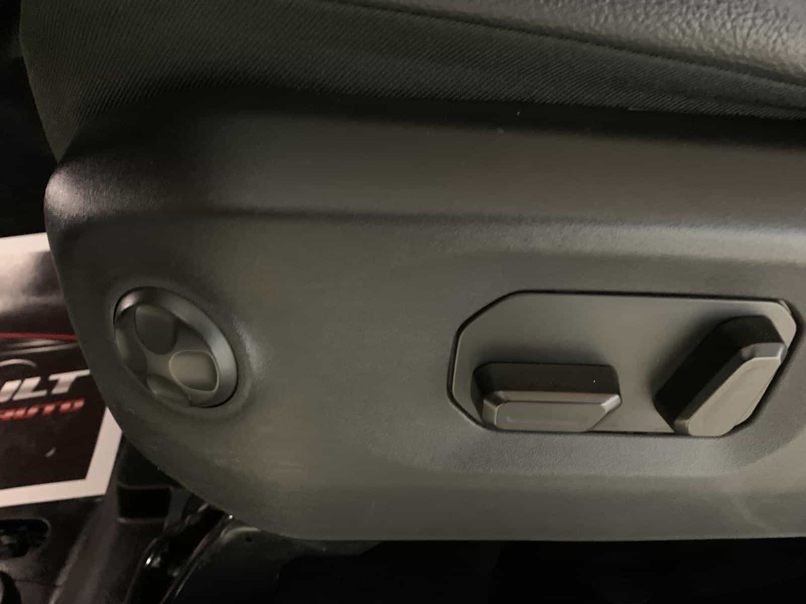 2024 Jeep Wrangler Sahara 4XE - Image 15