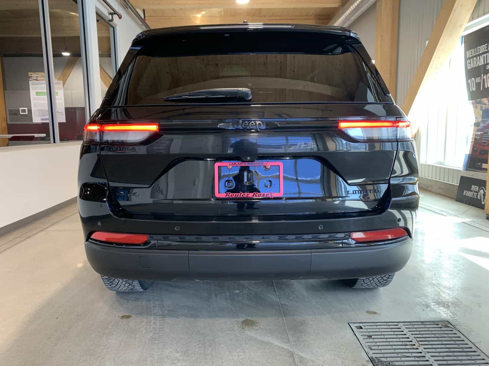 2023 Jeep Grand Cherokee Limited - Image 3