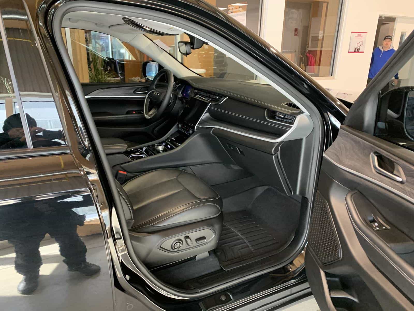 2023 Jeep Grand Cherokee Limited - Image 8