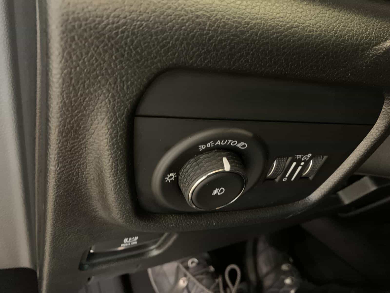 2023 Jeep Grand Cherokee Limited - Image 25