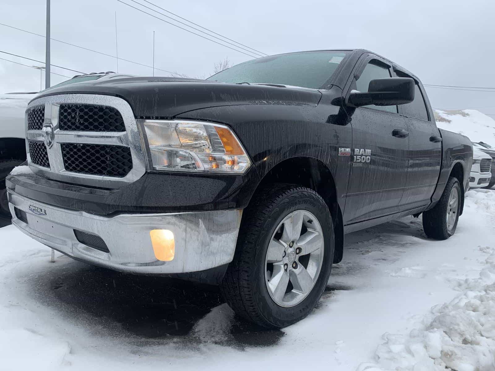 Image 1 RAM 1500 Classic ST 2019