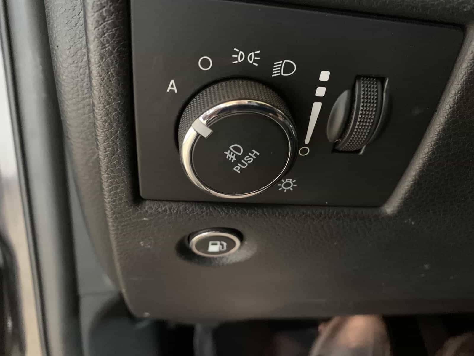 2020 Jeep Grand Cherokee Limited - Image 24