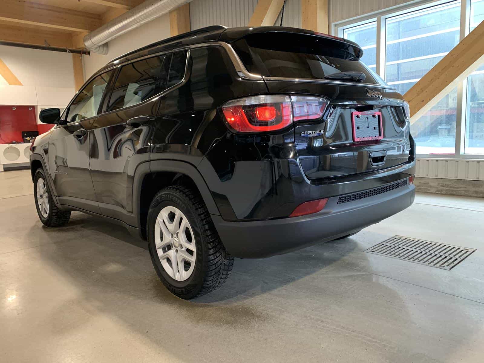 2020 Jeep Compass Sport - Image 2