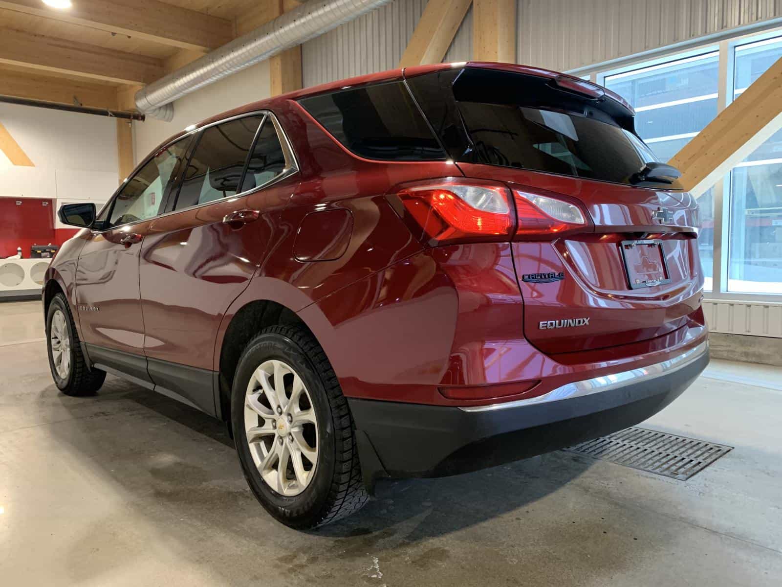 2018 Chevrolet Equinox LT - Image 2