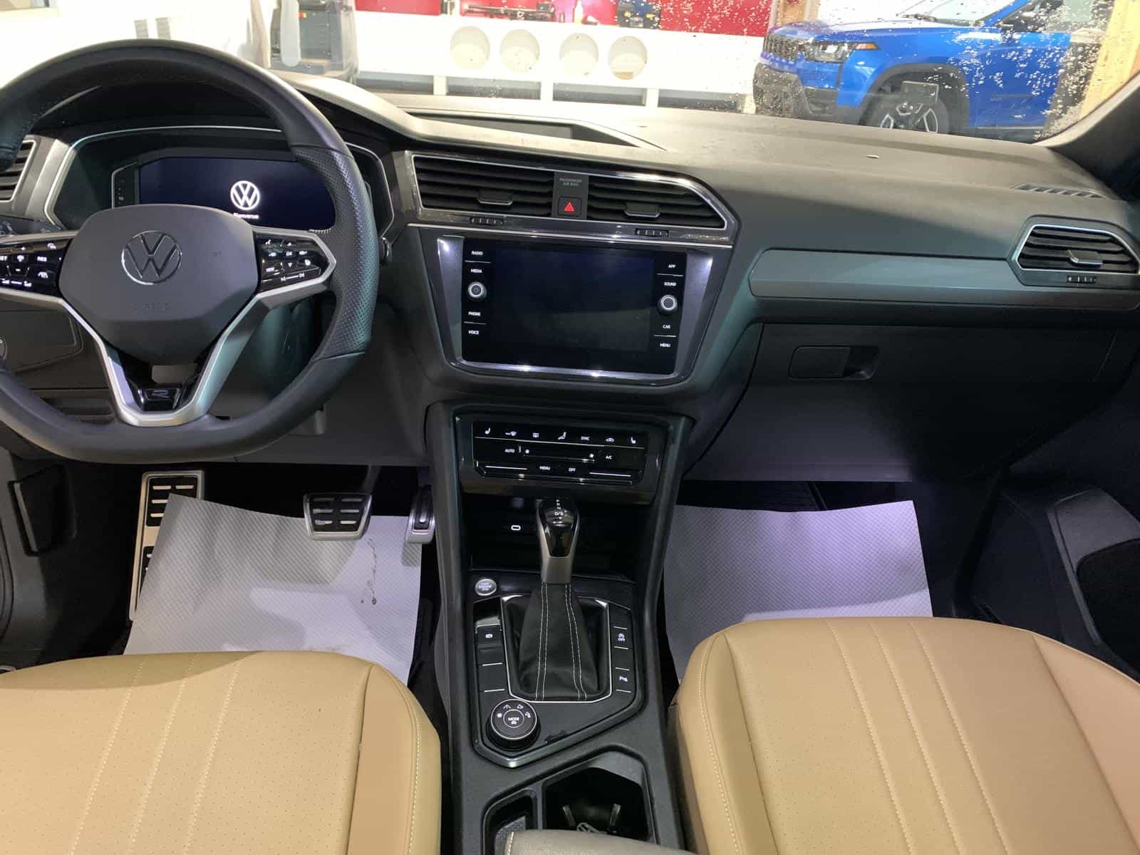 2023 Volkswagen Tiguan Comfortline R-L Blk - Image 15