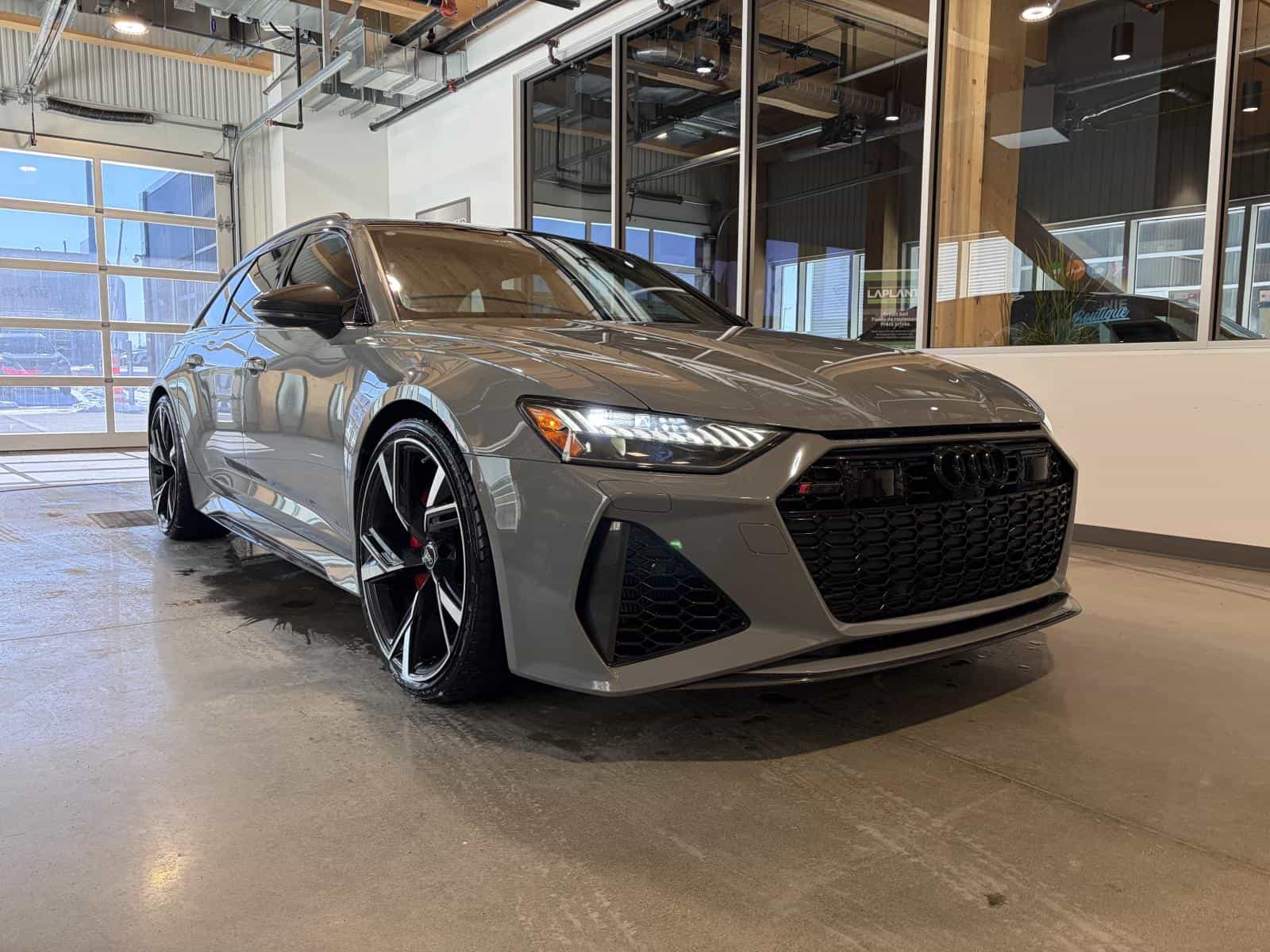 Image 2 Audi RS6 Base 2023