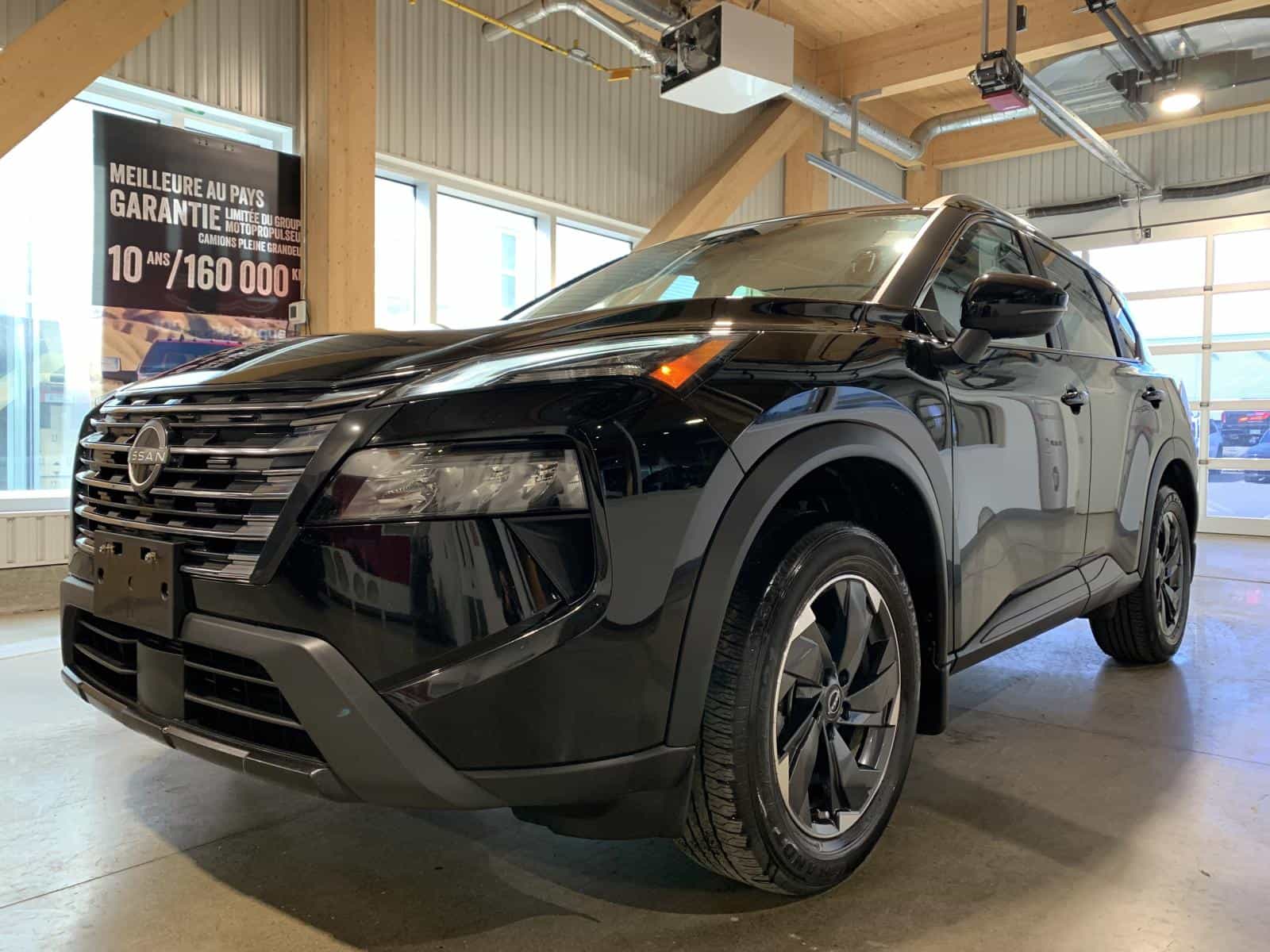 2024 Nissan Rogue SV Moonroof - Image 1