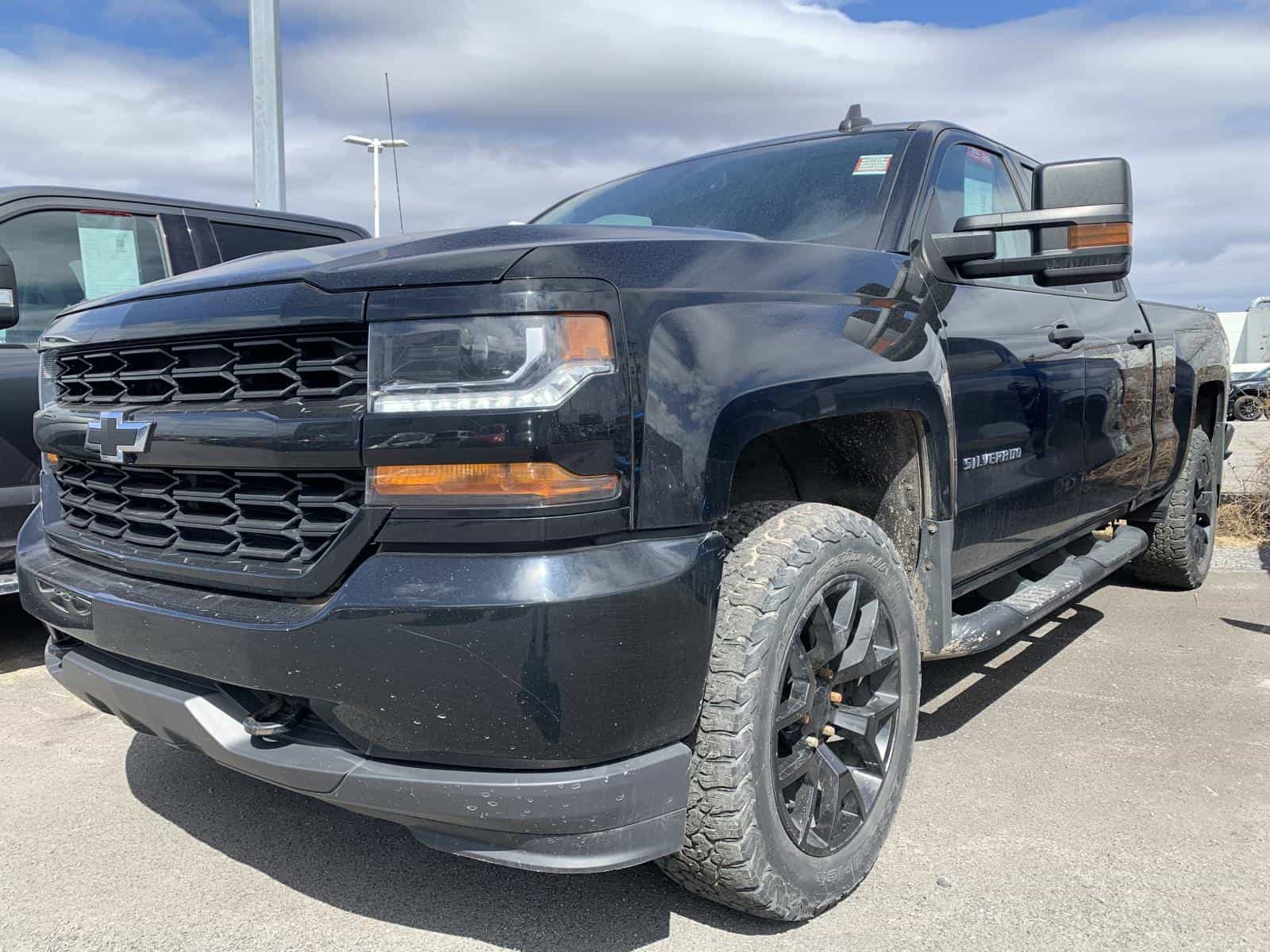 Image 1 Chevrolet Silverado Custom 2018