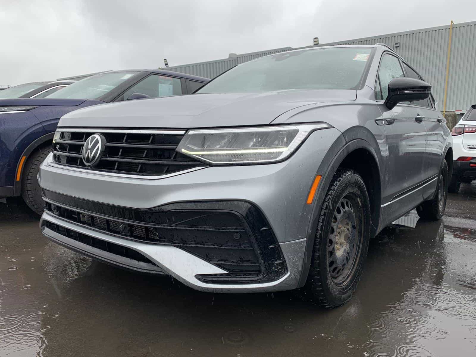 Image 1 Volkswagen Tiguan Comfortline R-L Blk 2022