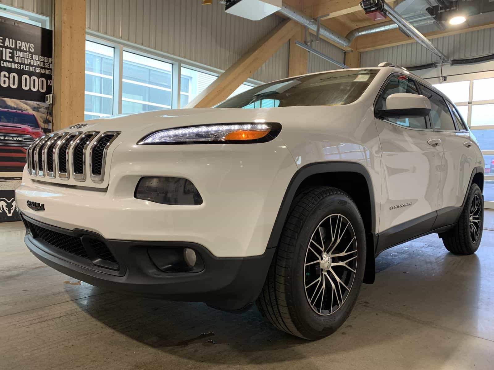 2016 Jeep Cherokee North - Image 1
