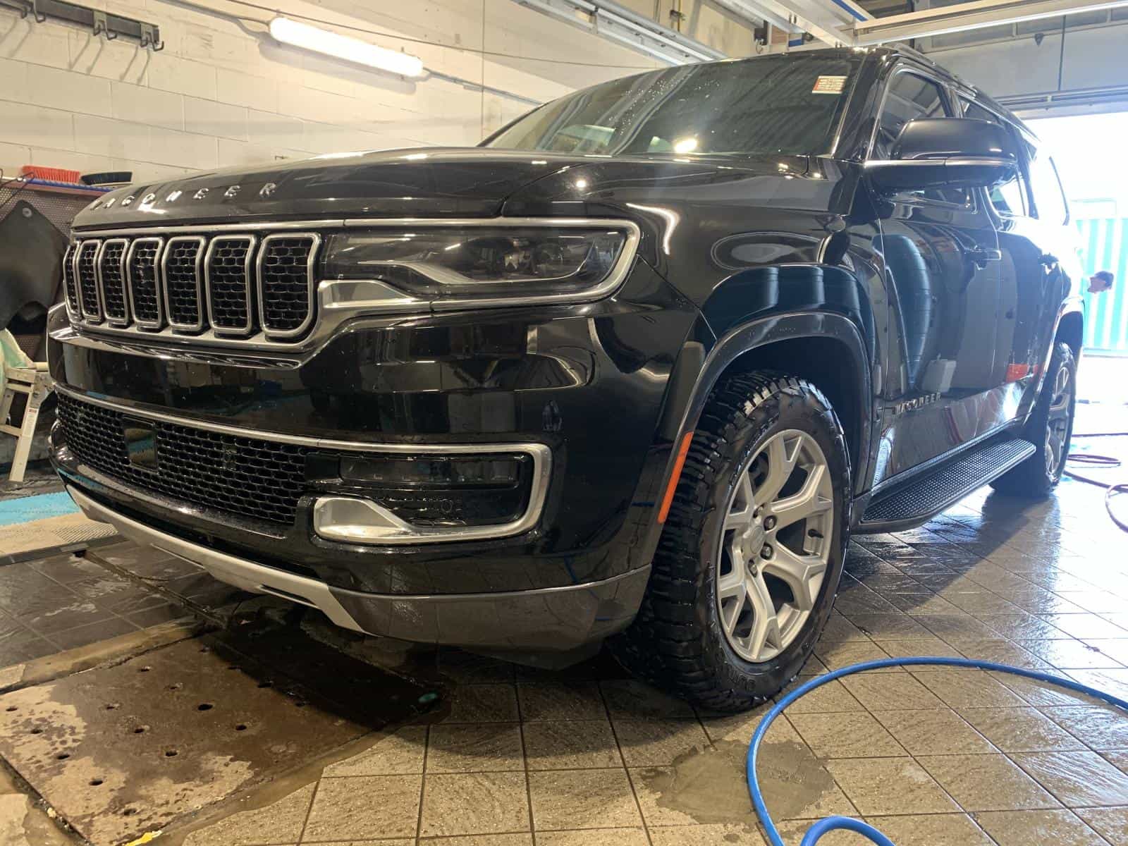 2022 Jeep Wagoneer Series II - Image 1