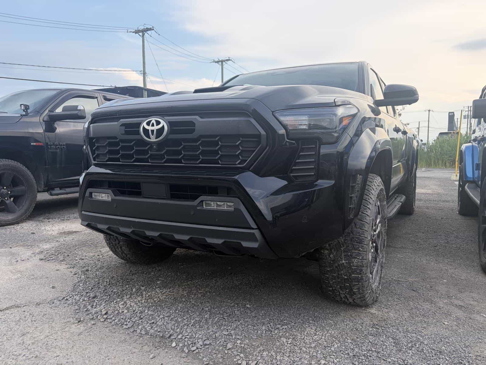 Image 1 Toyota Tacoma SR5 2024