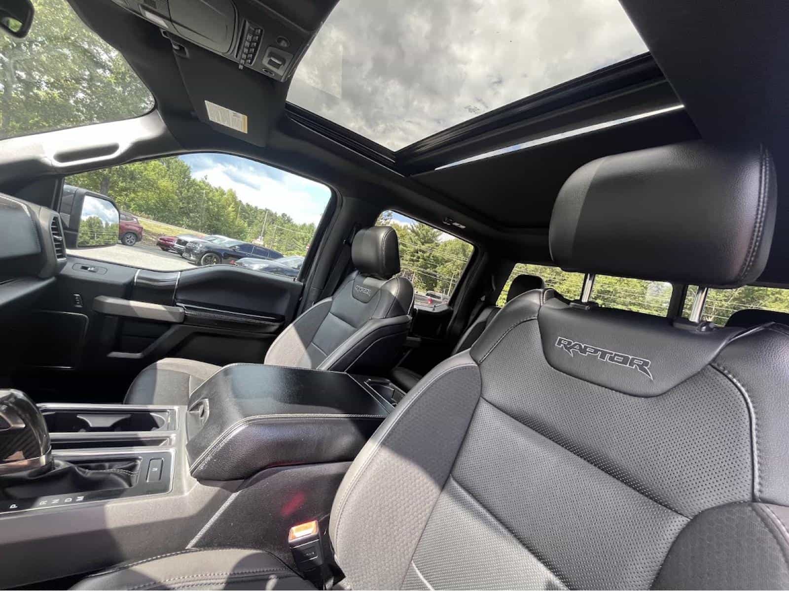 2019 Ford F150 Raptor - Image 17