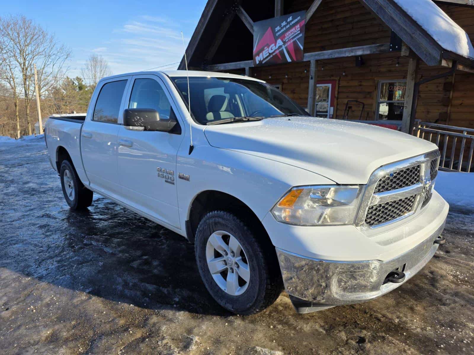 2022 RAM 1500 SLT - Image 4