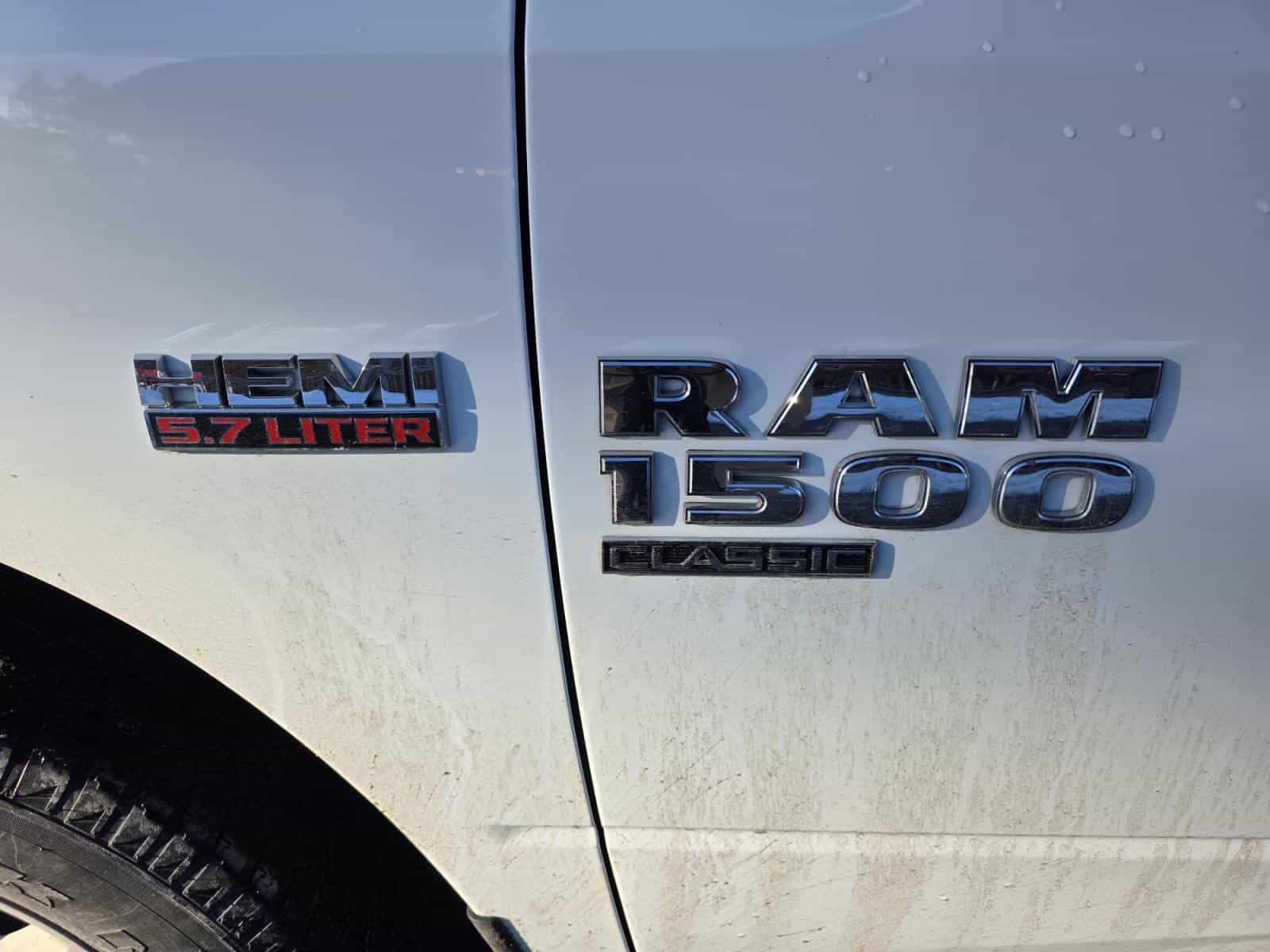 2022 RAM 1500 SLT - Image 11