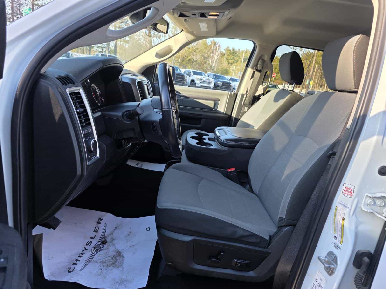 2022 RAM 1500 SLT - Image 14