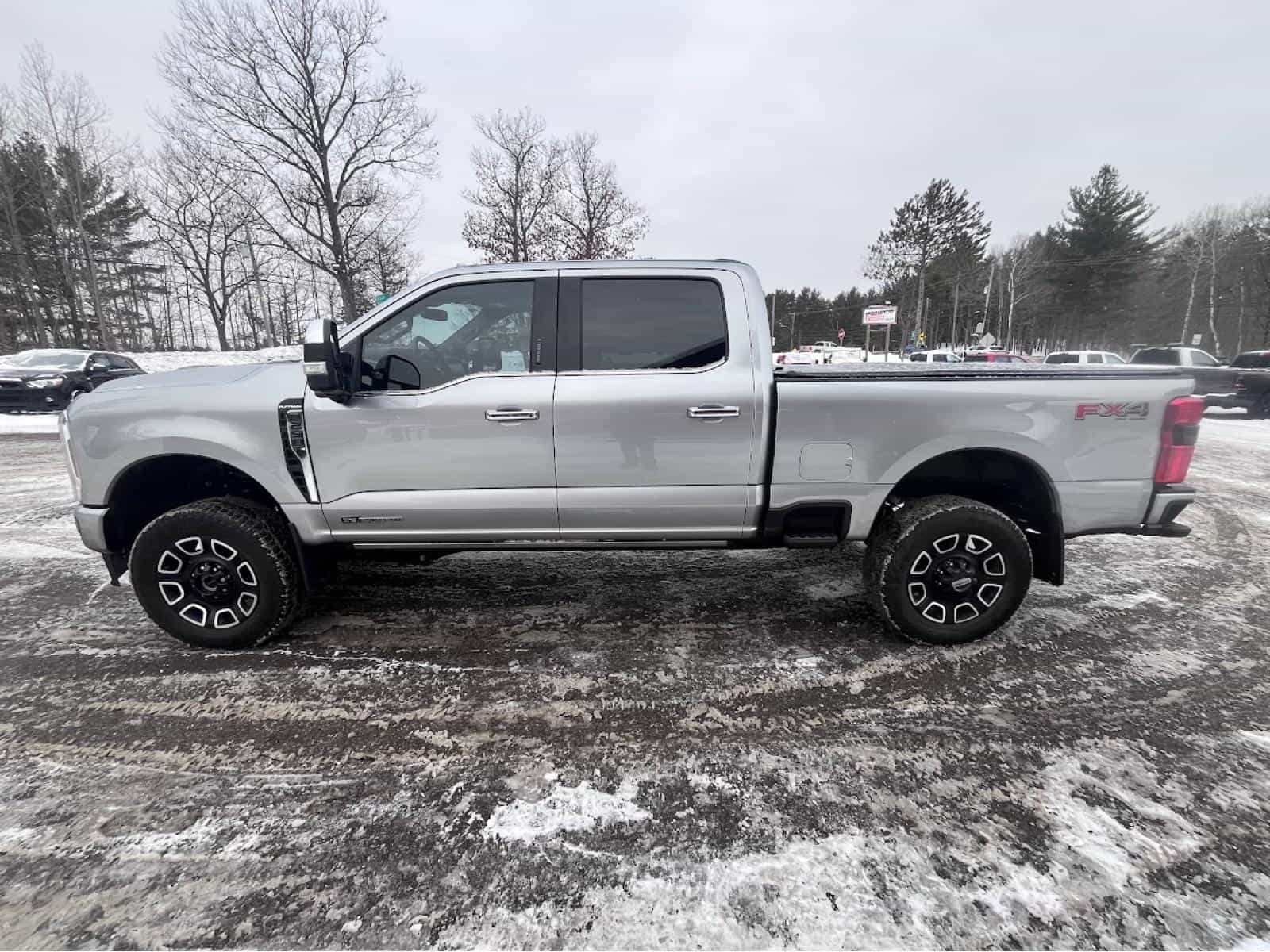 2024 Ford F250 S/D Platinum - Image 12