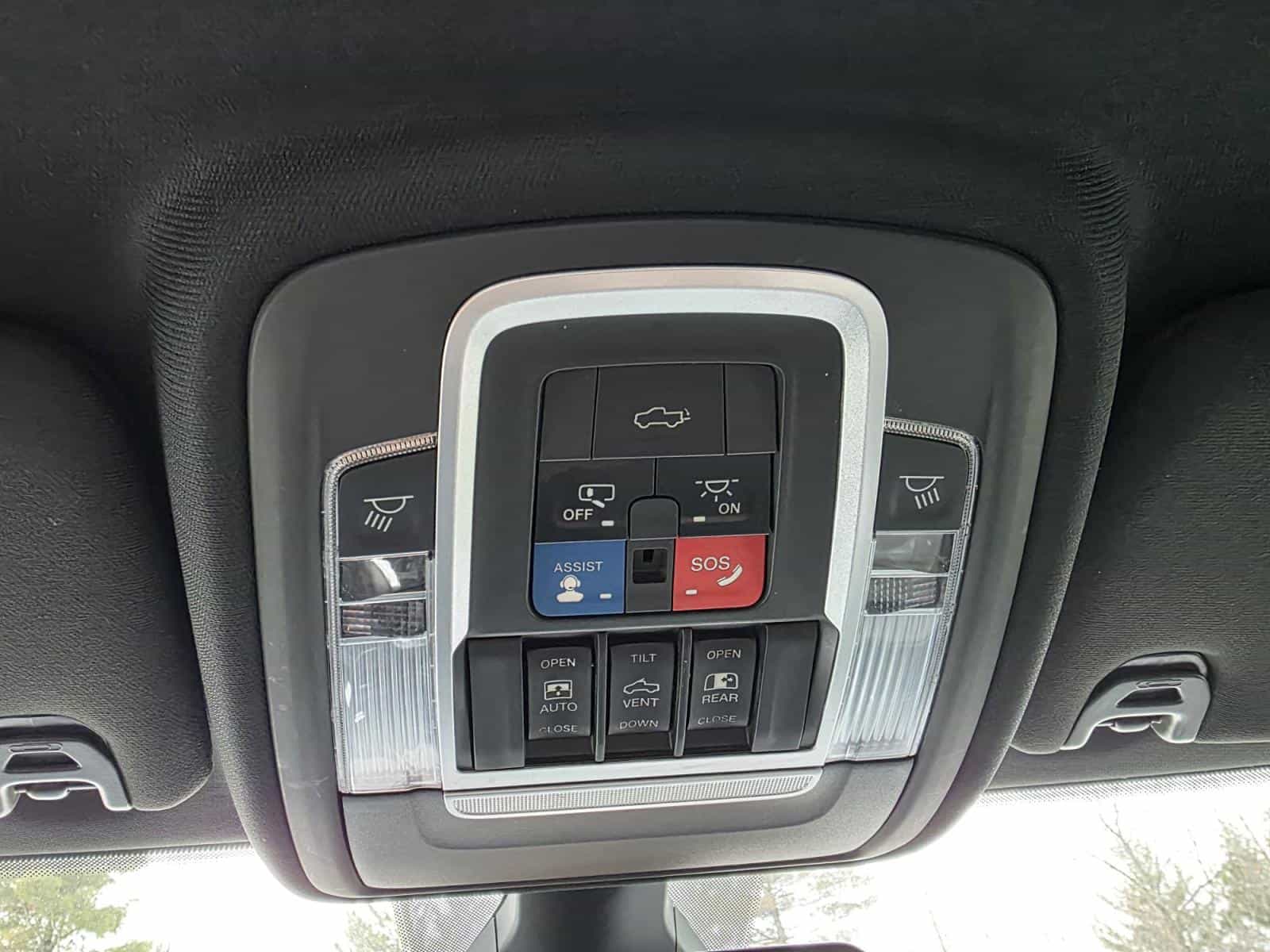 2020 RAM 3500 Laramie - Image 20