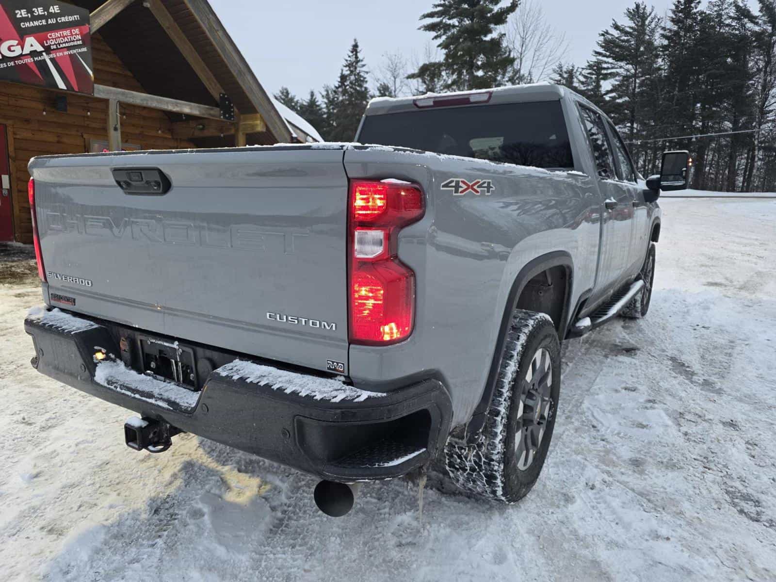 2024 Chevrolet Silverado 2500 Custom - Image 5