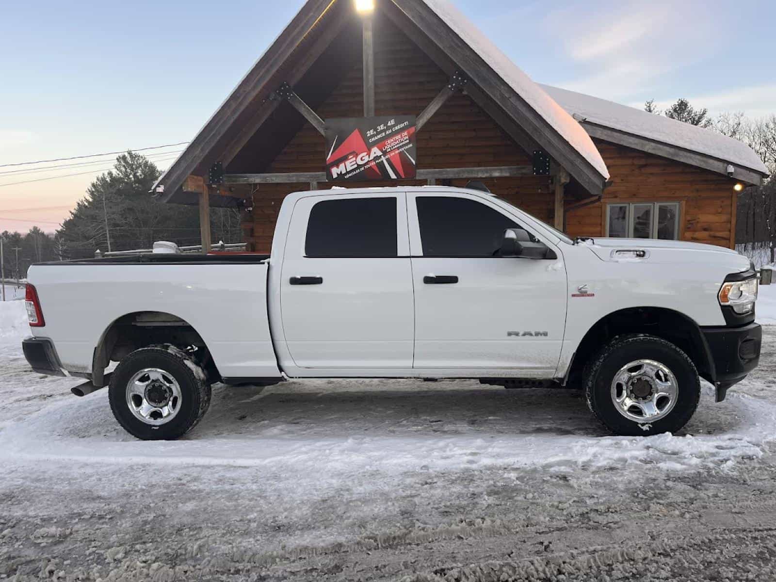 2022 RAM 2500 Tradesman - Image 4