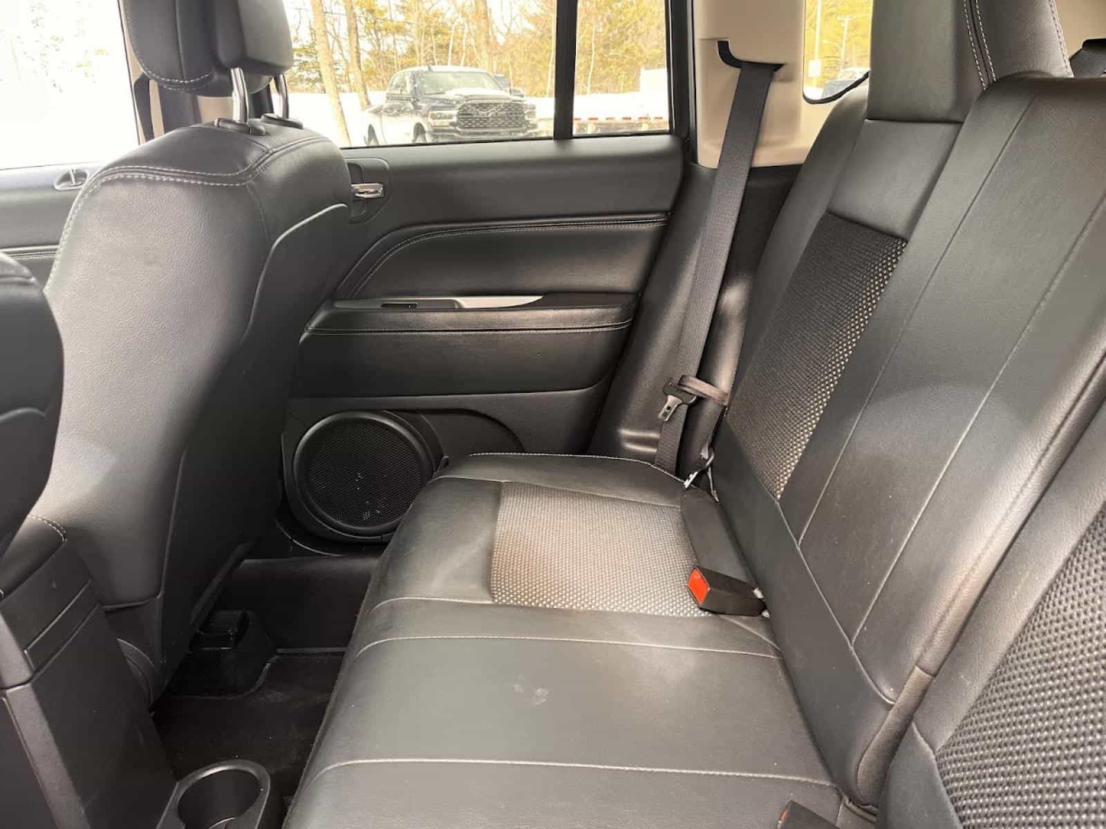 2015 Jeep Compass North - Image 16