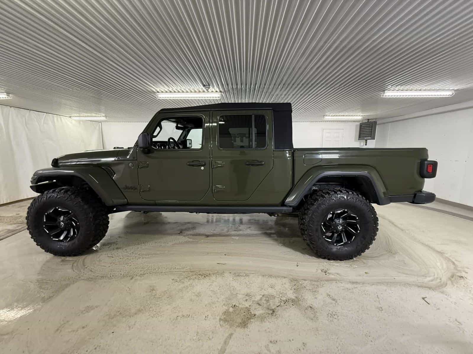 Image 2 Jeep Gladiator Sport Willy's 2022