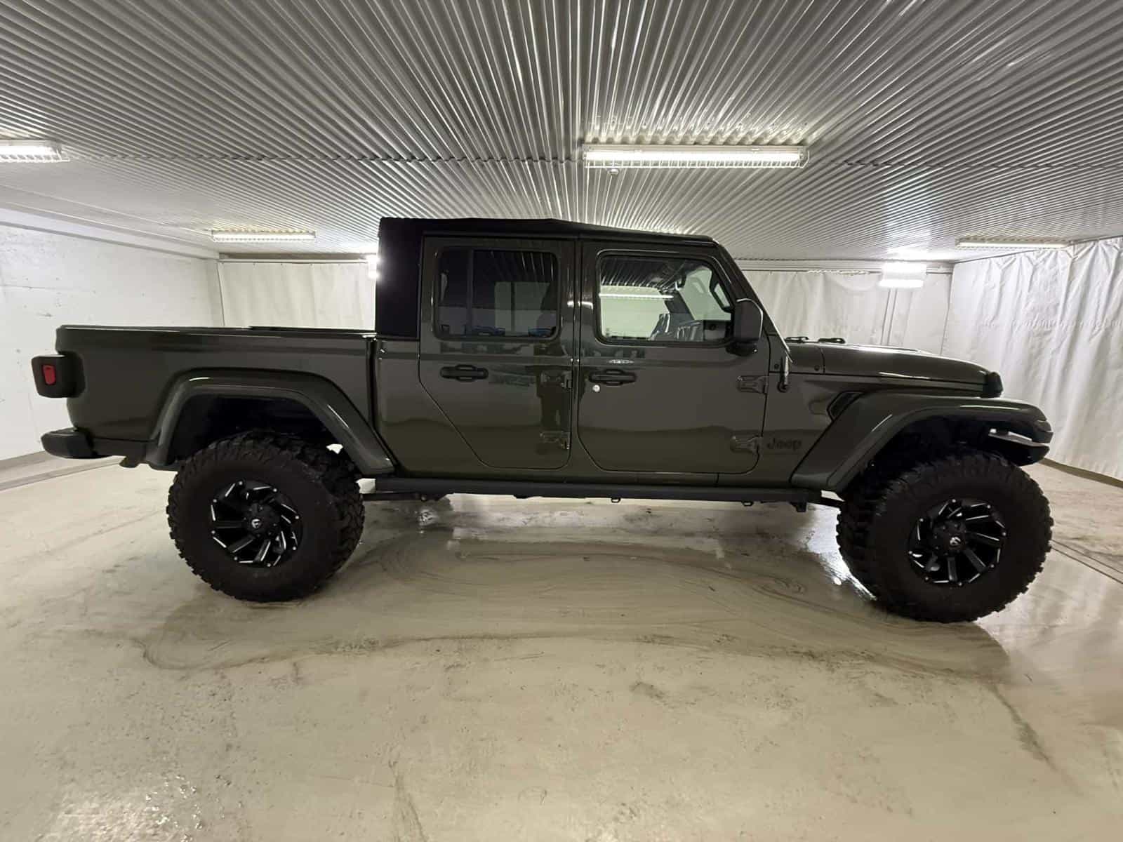 Image 6 Jeep Gladiator Sport Willy's 2022