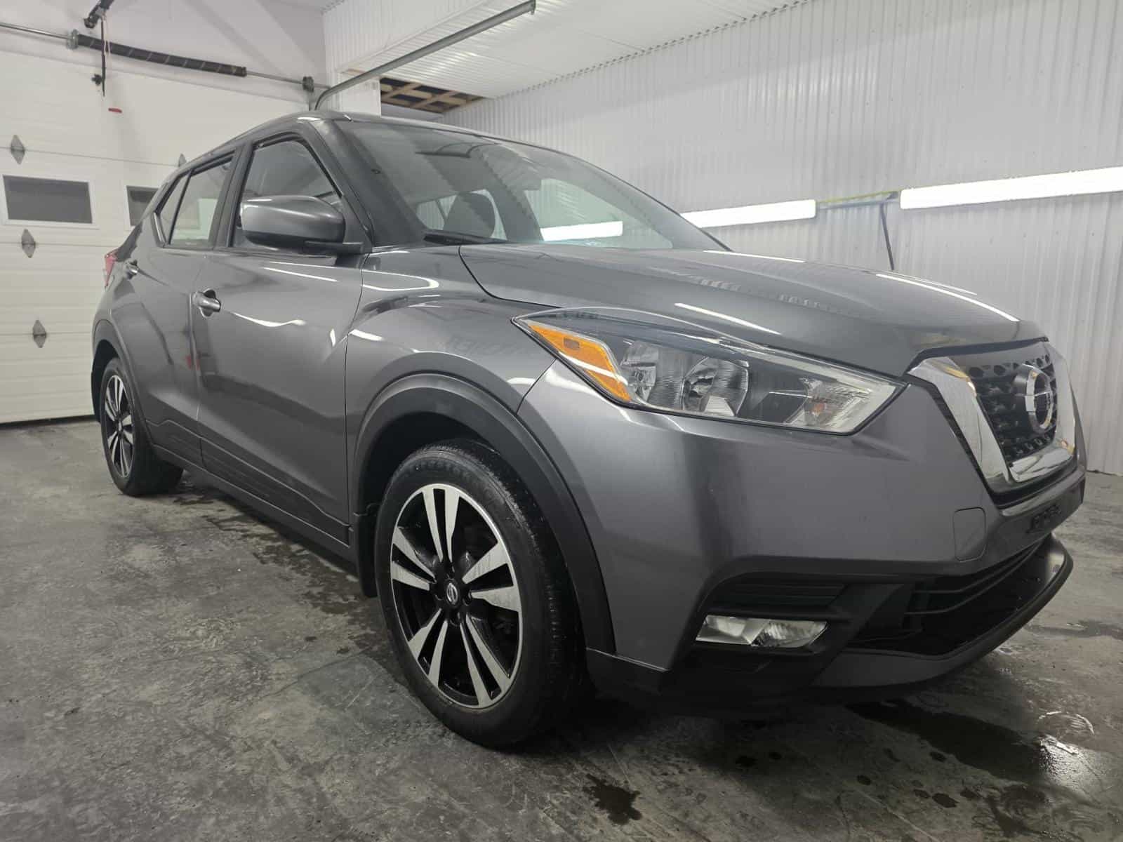 2019 Nissan Kicks SV - Image 2