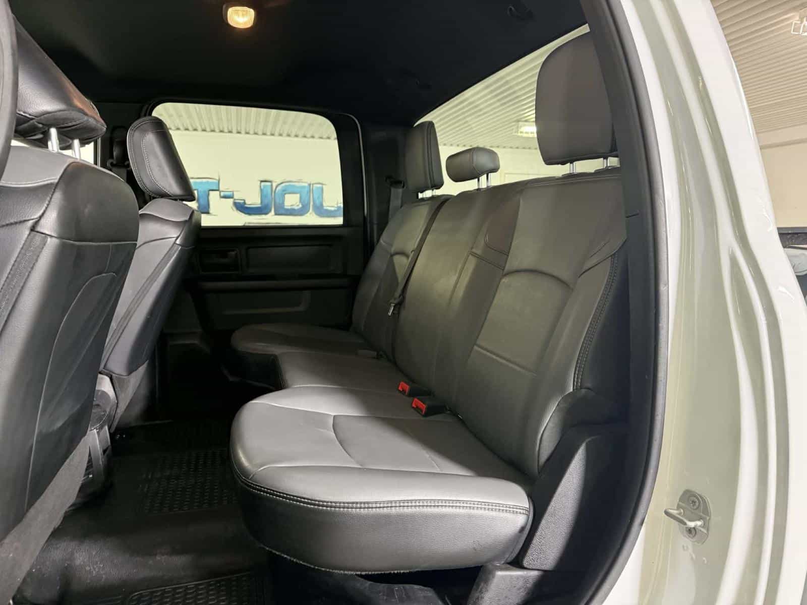 2023 RAM 2500 Tradesman - Image 9