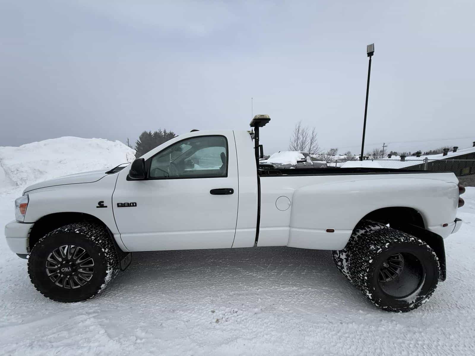 2007 Dodge Ram 3500 SLT - Image 2
