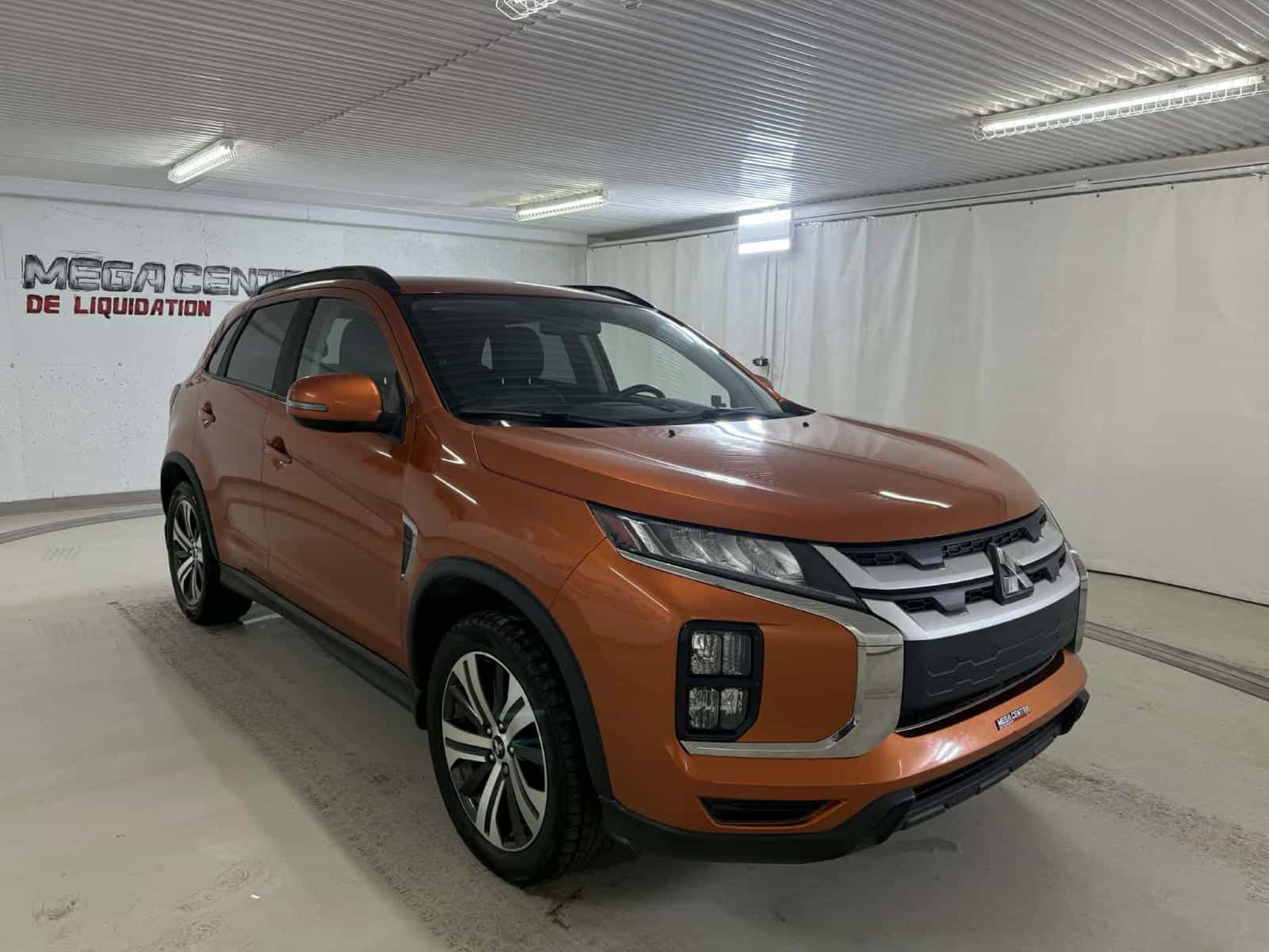 2022 Mitsubishi RVR SEL - Image 7