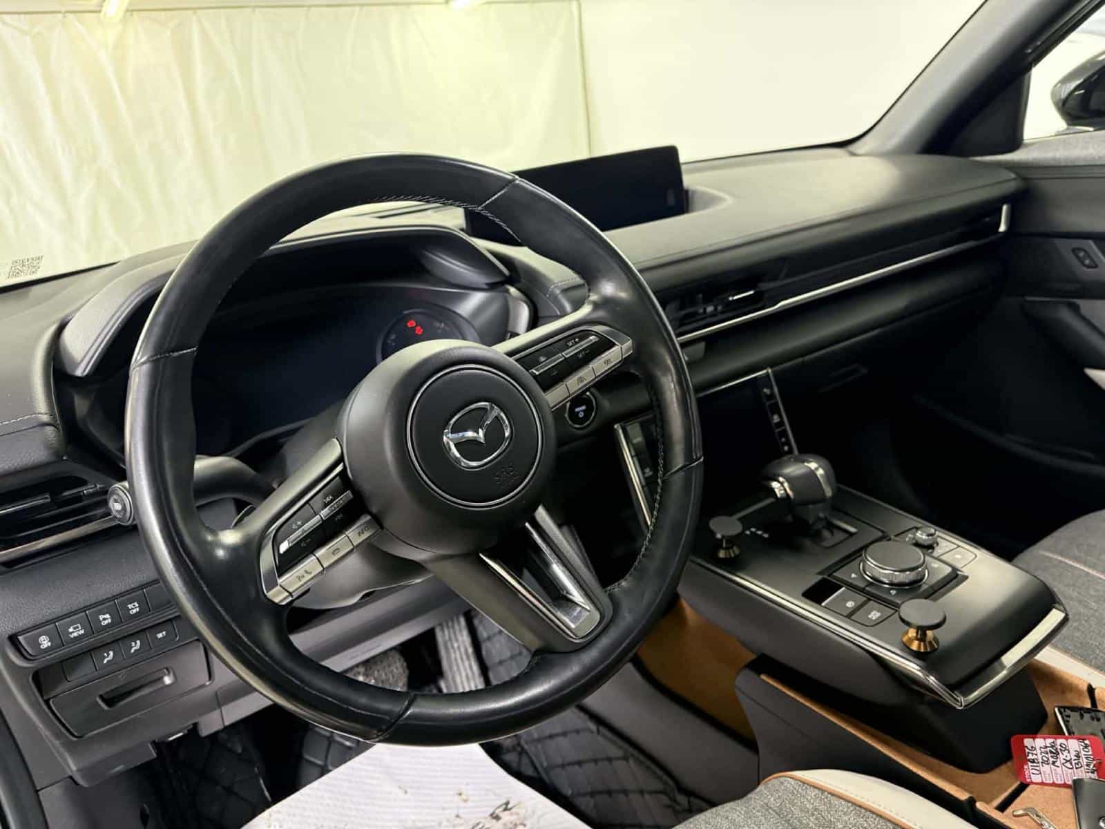 2022 Mazda MX-30 GT - Image 12