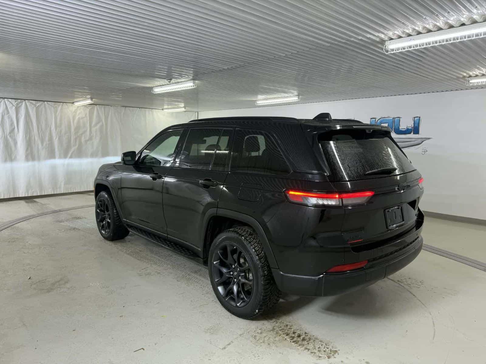 Image 3 Jeep Grand Cherokee Limited 2024